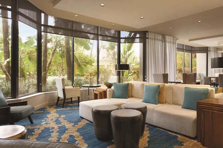 Hilton Miami Airport Blue Lagoon - Image 4