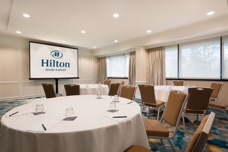 Hilton Miami Airport Blue Lagoon - Image 67