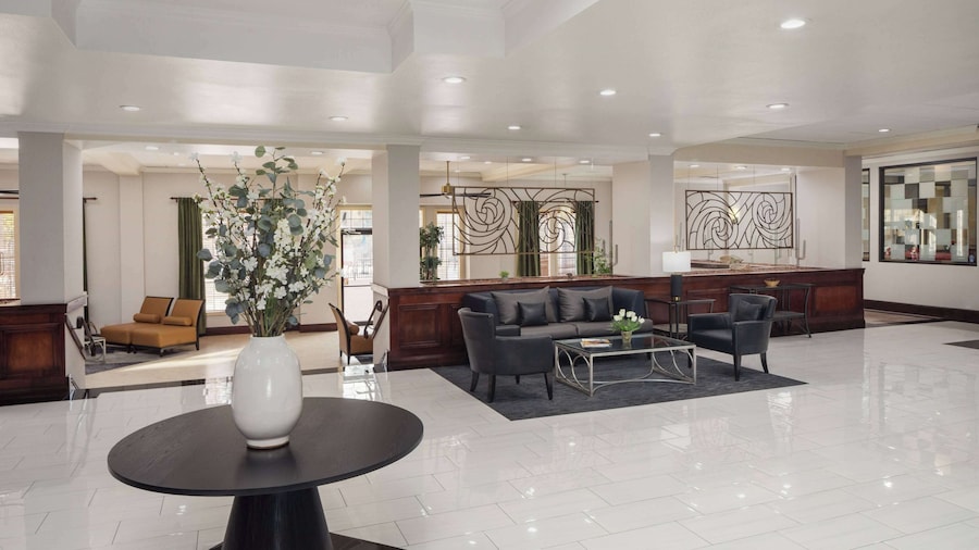 Wyndham Tucson Airport Hotel & Conference Center