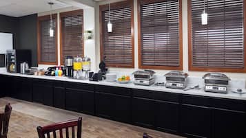 Desayuno bufé gratuito y diario