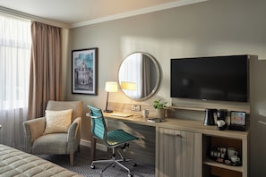 Habitación doble superior, 1 cama King size | Minibar, escritorio, tabla de planchar con plancha y wifi gratis