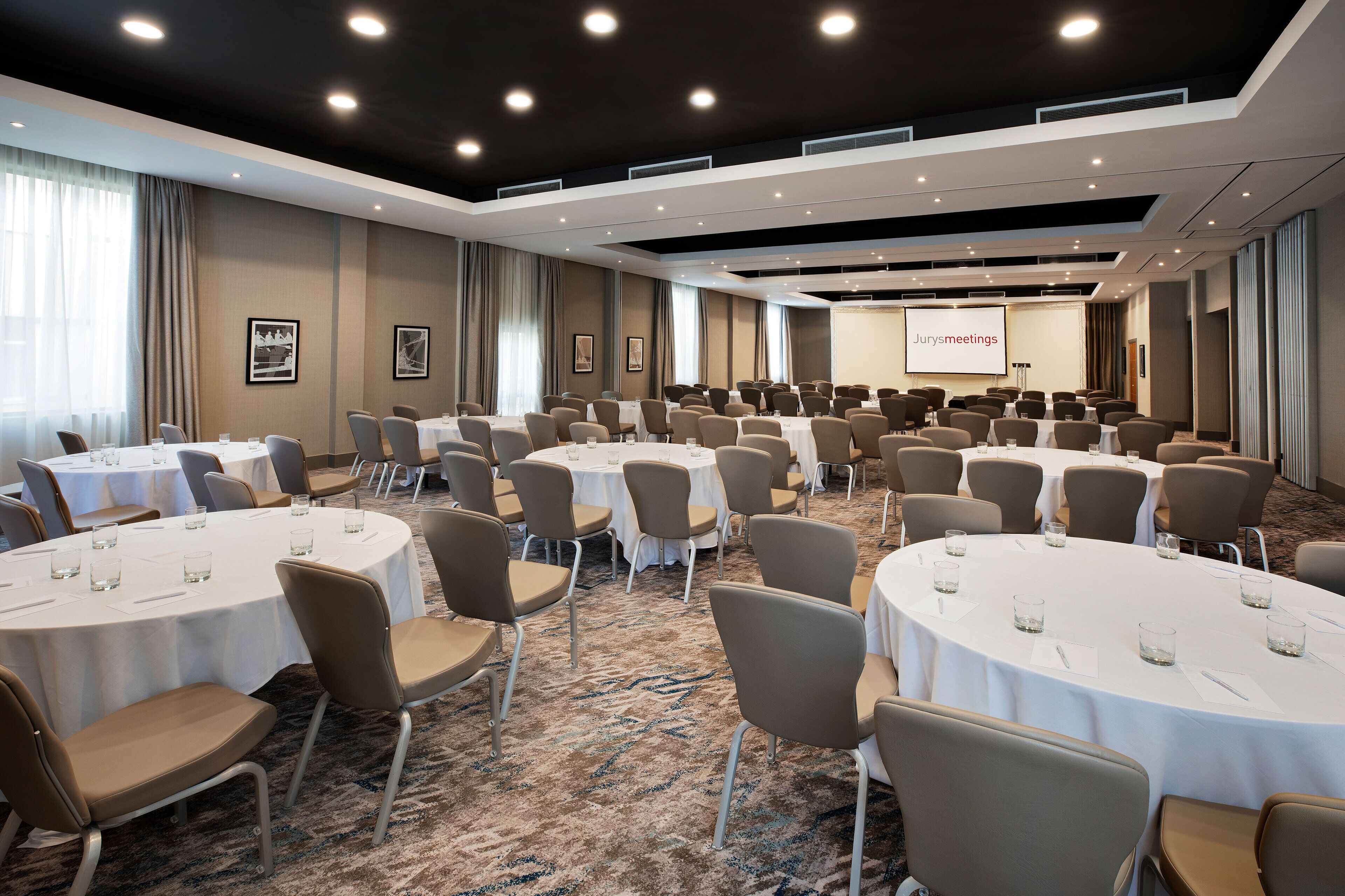 minibar, desk, iron/ironing board, free wifi