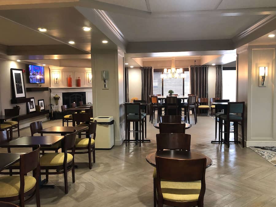 Free daily continental breakfast