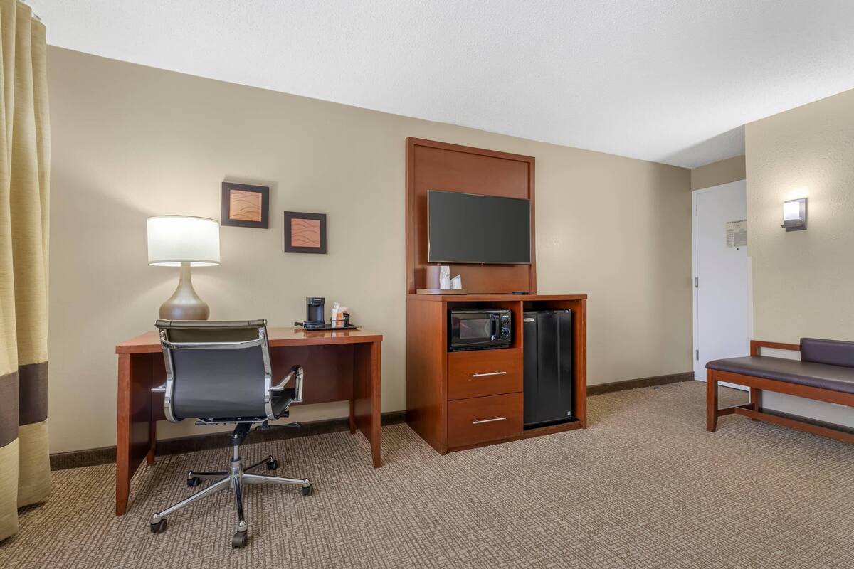 premium bedding, pillow-top beds, desk, laptop workspace