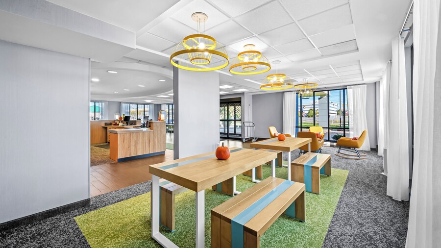 Spark by Hilton Cleveland Beachwood