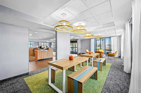 Lobby. Spark by Hilton Cleveland Beachwood