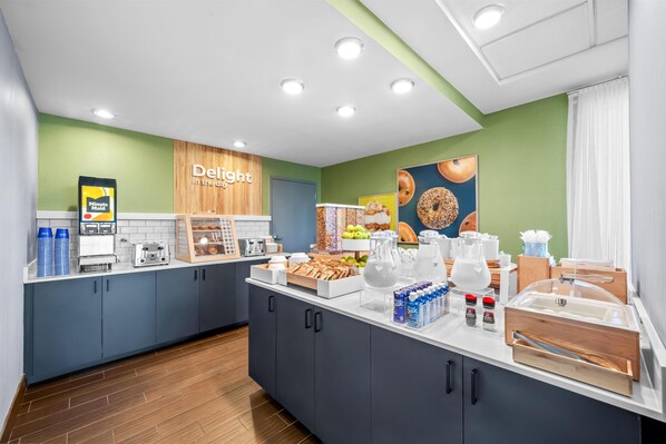 Free daily continental breakfast