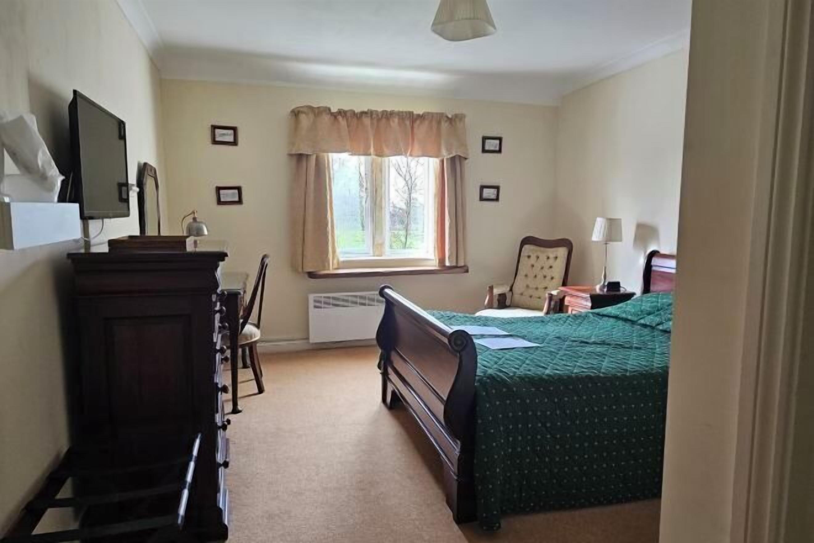 Individueel gedecoreerd, individueel gemeubileerd, een bureau