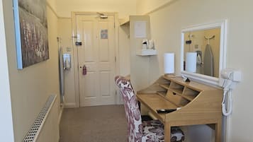 Standard Single Room, Garden View, Garden Area | Individually decorated, individually furnished, desk, laptop workspace