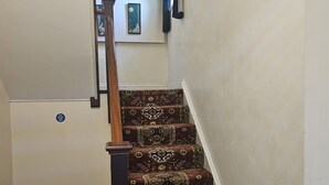 Comfort Suite, Ensuite, Courtyard View (Family room) | Lobby - The Schoolhouse Hotel (Swindon)