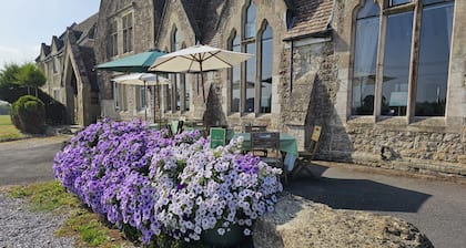 The Schoolhouse Hotel