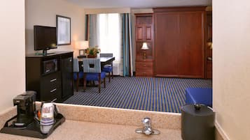 Standardzimmer, 1 Queen-Bett, Nichtraucher, Kühlschrank und Mikrowelle (with Sofabed) | Zimmersafe, Schreibtisch, laptopgeeigneter Arbeitsplatz