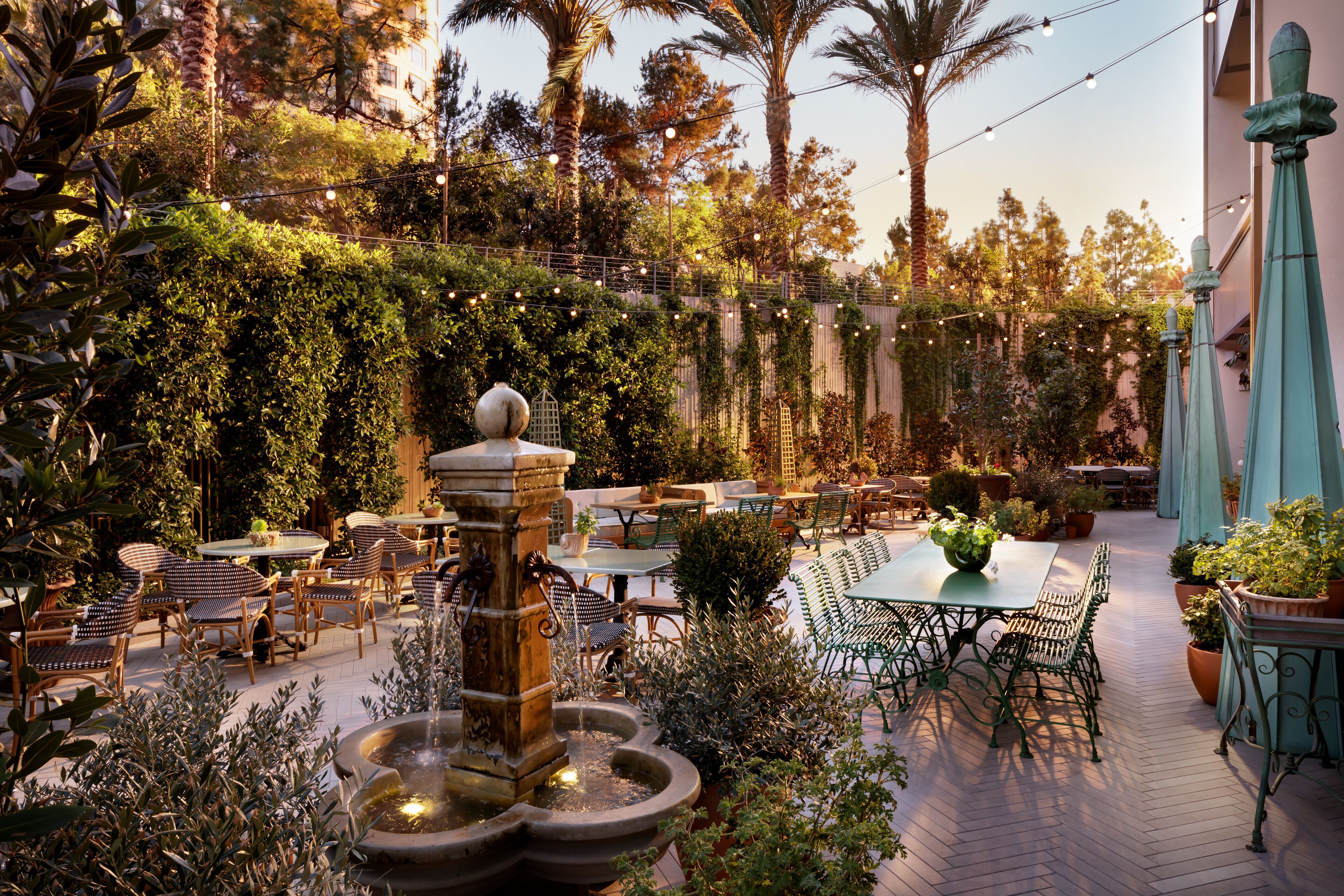 Breakfast, lunch, dinner served; French cuisine, garden views 