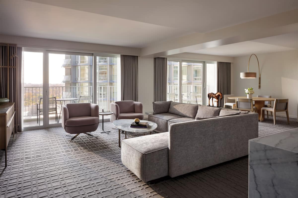 1 bedroom, Egyptian cotton sheets, premium bedding, pillowtop beds