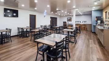 Lunch and dinner served