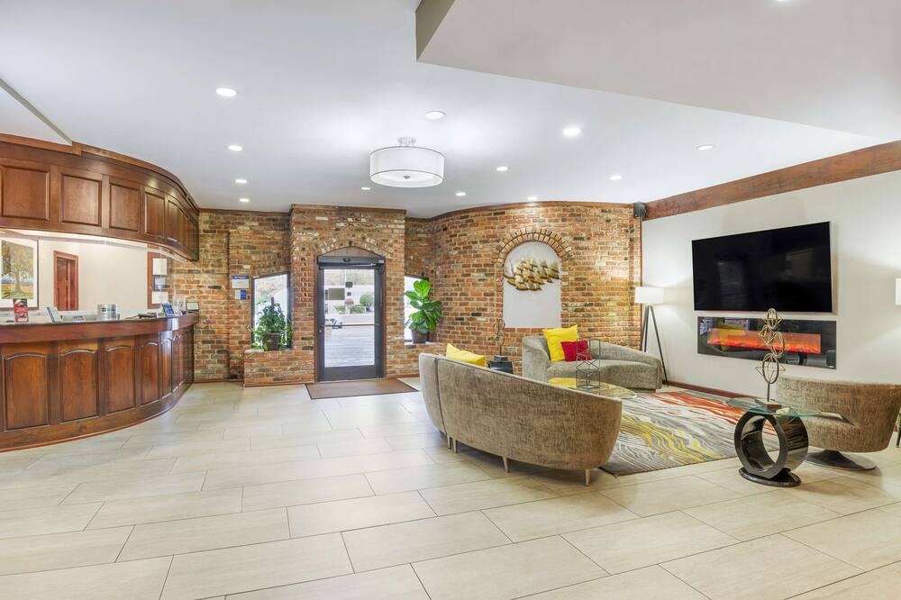 Best Western Plus Governor's Inn