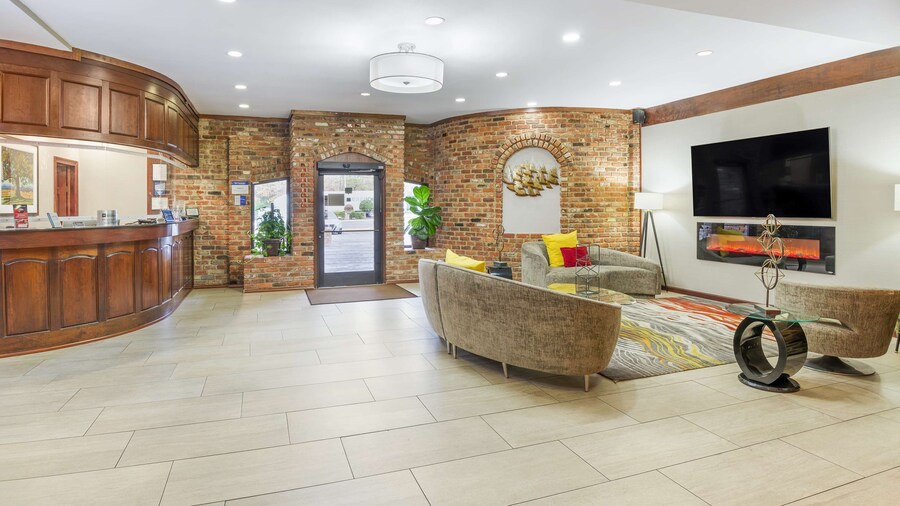 Best Western Plus Governor's Inn