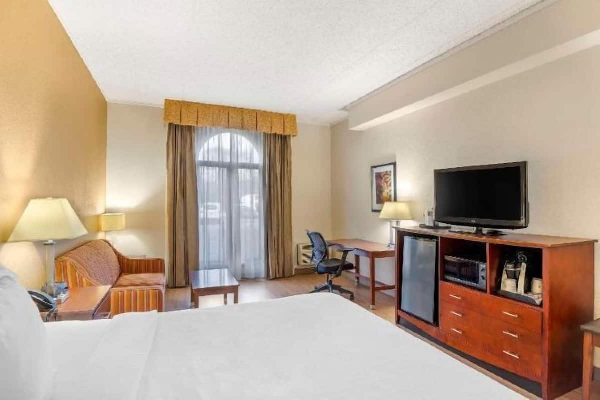 Coffre-fort, bureau, espace de travail pour ordinateurs portables