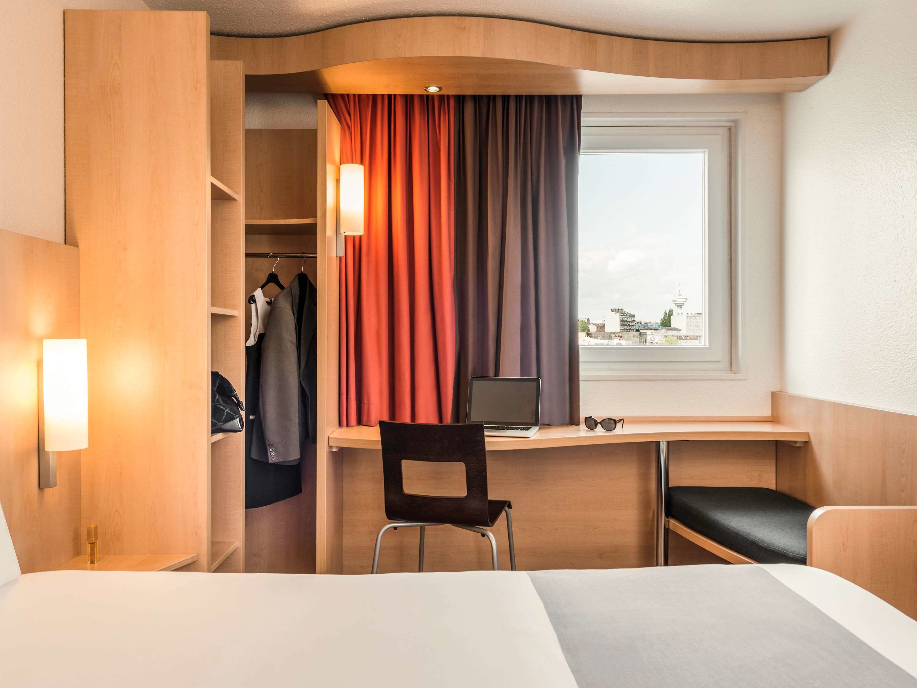 In-room safe, desk, soundproofing, iron/ironing board