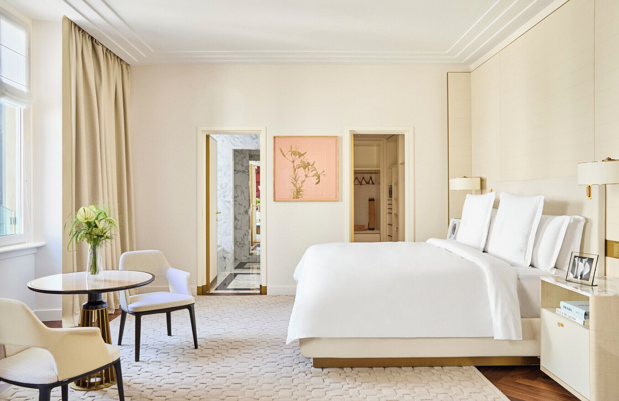 Premium Room, 1 King Bed | Frette Italian sheets, premium bedding, minibar, in-room safe