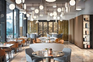 Café da manhã, almoço e jantar