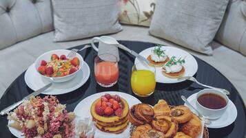 Daily cooked-to-order breakfast for a fee