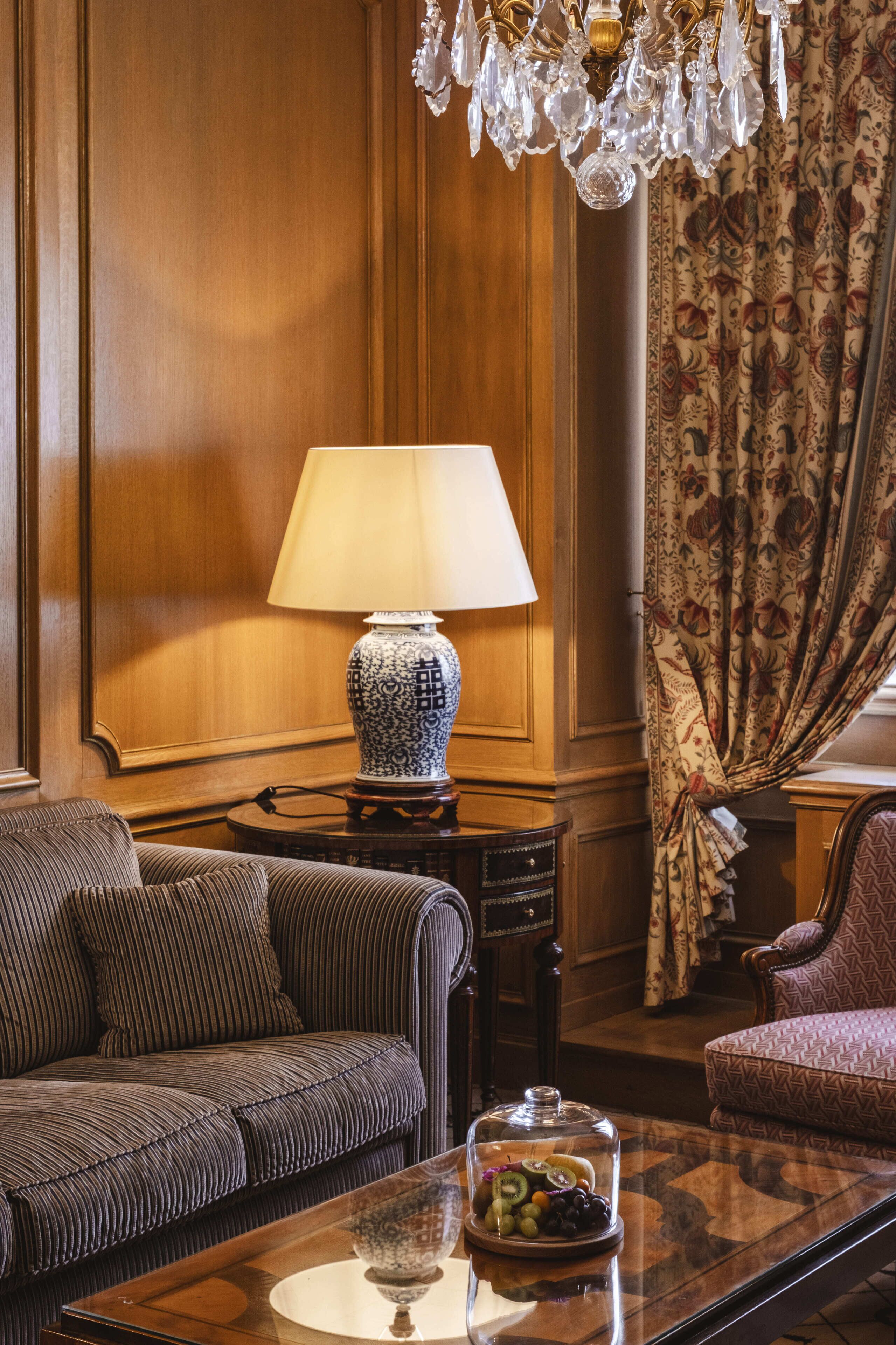 Suite, 1 Bedroom | Living area