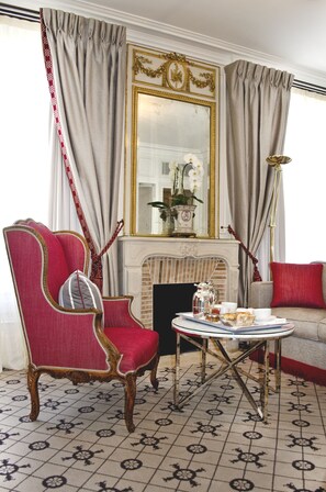 Living area - Hôtel San Régis (Paris)