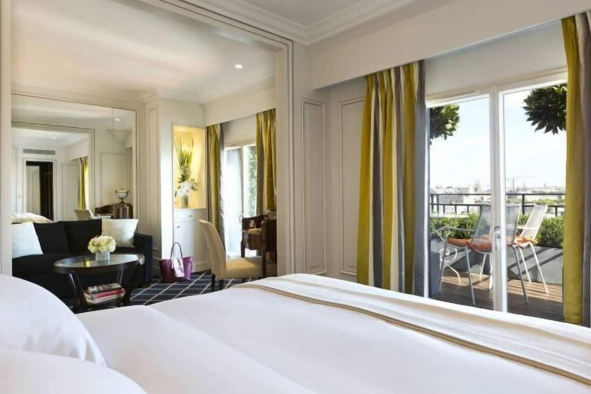 1 bedroom, premium bedding, minibar, in-room safe