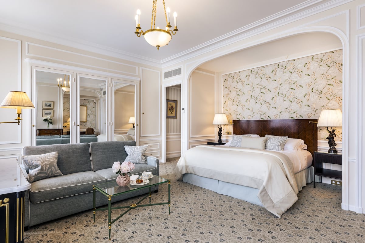 1 bedroom, premium bedding, minibar, in-room safe