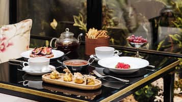 Se sirven desayunos, almuerzos, cenas y cocina francesa