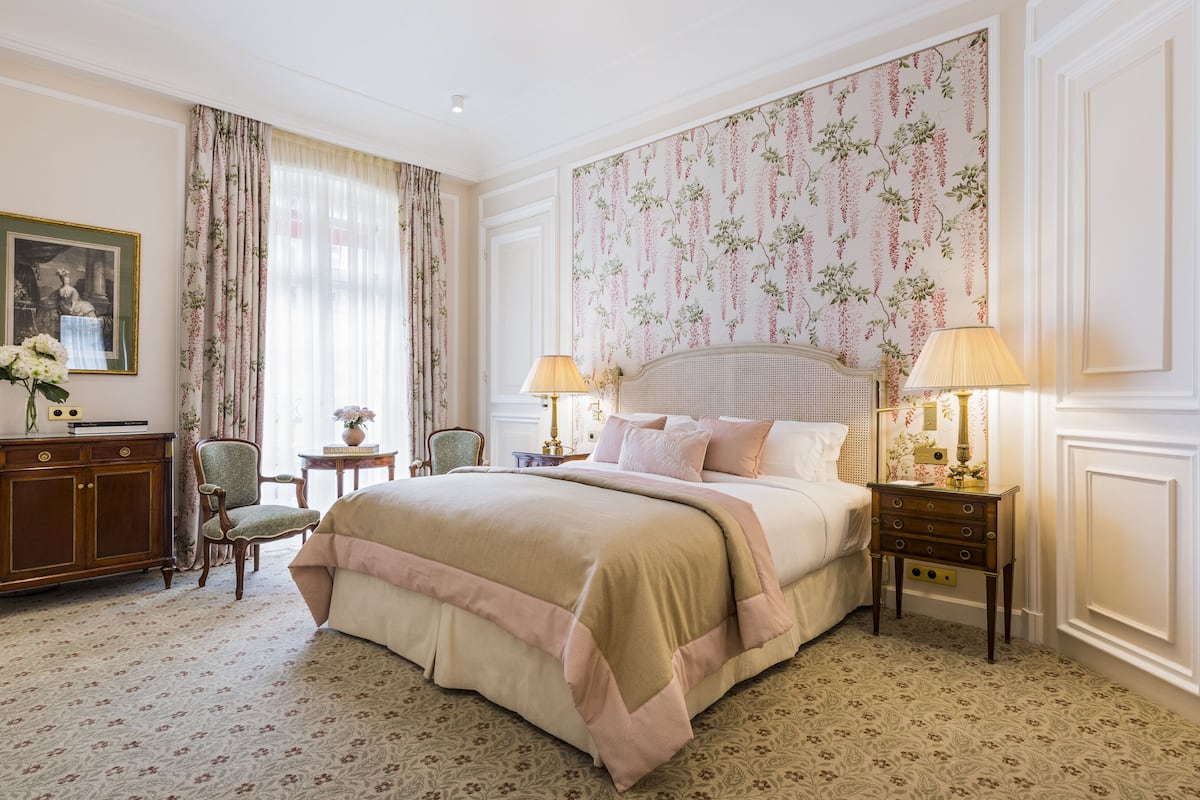 1 bedroom, premium bedding, minibar, in-room safe