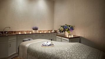 Sauna, hot tub, steam room, body treatments, aromatherapy