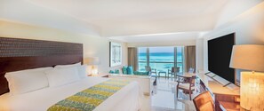 Premium bedding, down comforters, pillowtop beds, free minibar - Grand Fiesta Americana Coral Beach Cancun - All Inclusive (Cancun)