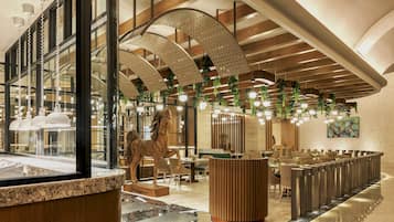 10 restaurants servant le dßner et le brunch, plats Cuisine française