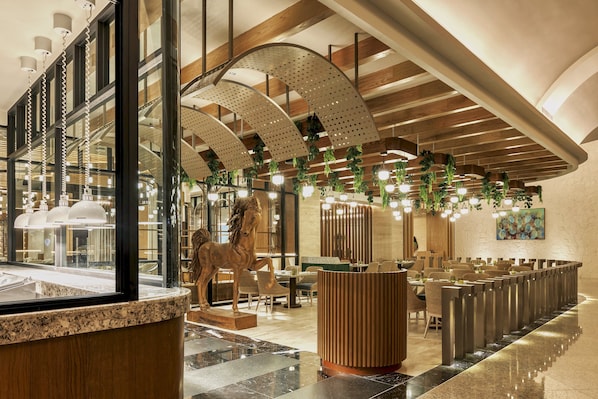 10 間餐廳,供應晚餐和早午餐,法國料理