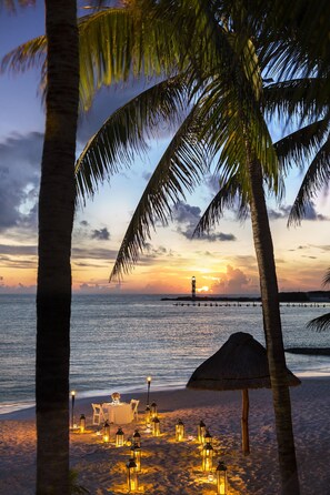 Infinite Ocean Front Honeymoon Master Suite (1 King) | Room amenity