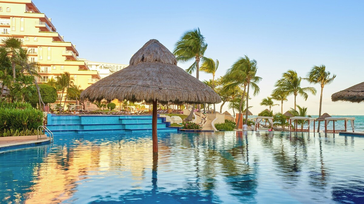 Grand Fiesta Americana Coral Beach
