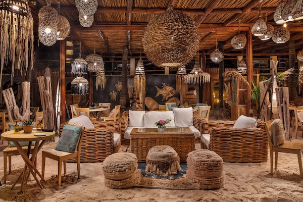 10 restaurantes; se sirven cenas y brunch