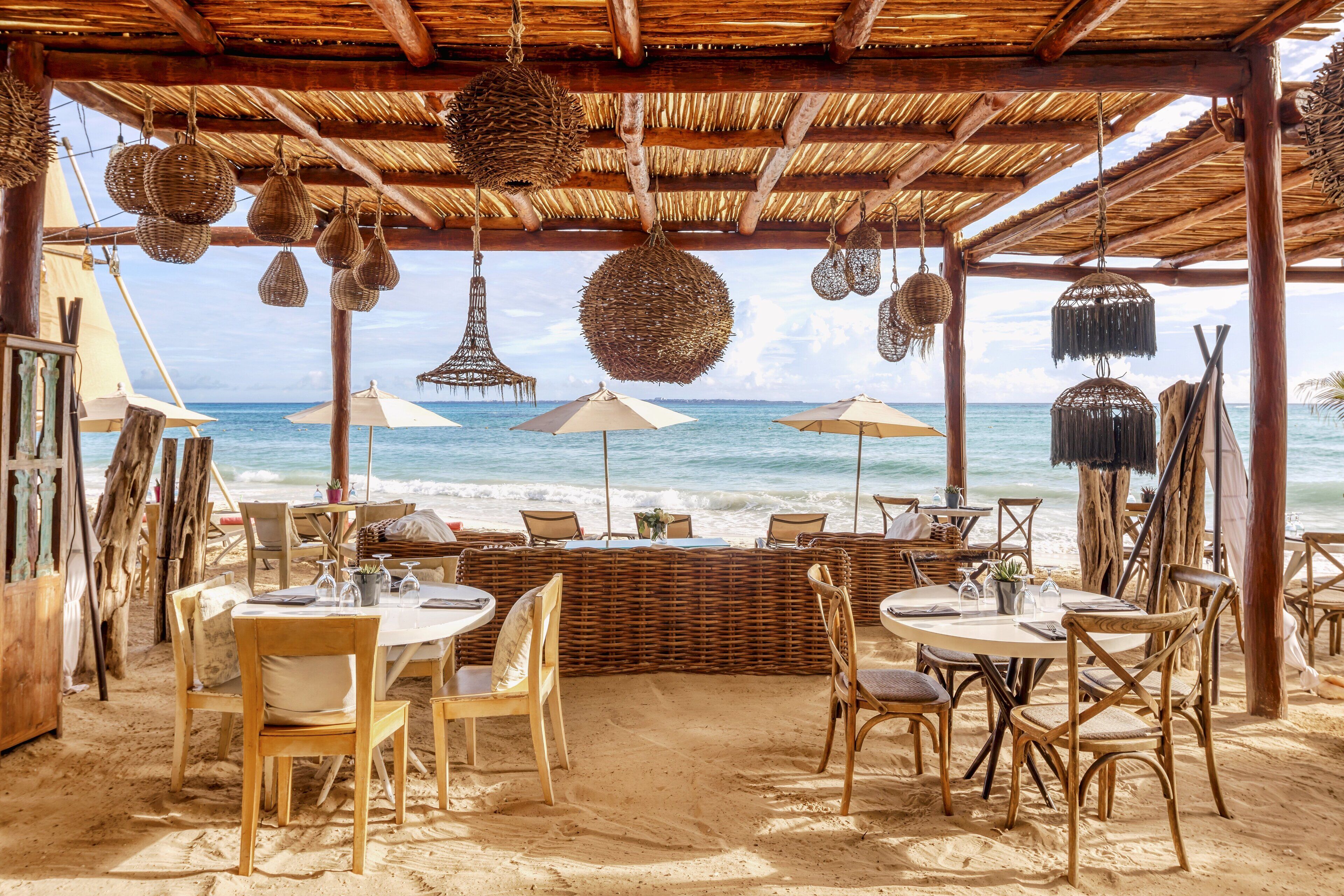 10 restaurantes; se sirve cena y brunch