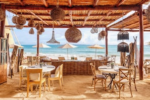 10 restaurantes; se sirven cenas y brunch