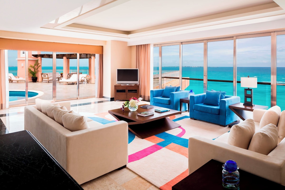 Grand Fiesta Americana Coral Beach Penthouse Suite with Private Pool
