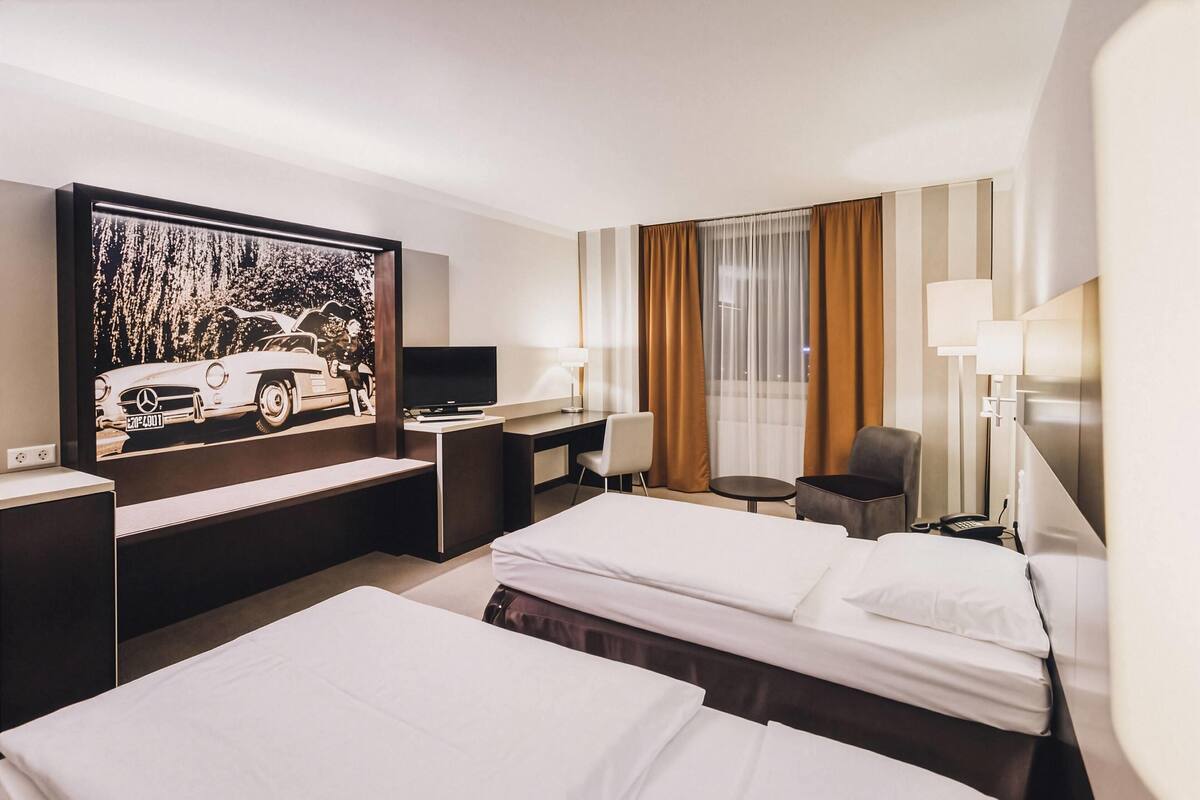 Economy Twin Room, 1 Twin Bed | Hypo-allergenic bedding available, in-room safe, desk, laptop workspace
