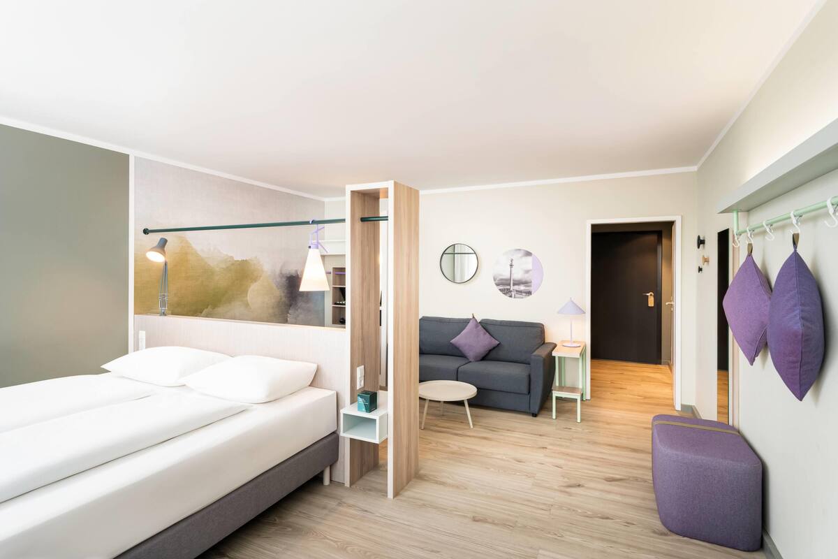 Junior Suite, 1 King Bed | Hypo-allergenic bedding available, in-room safe, desk, laptop workspace