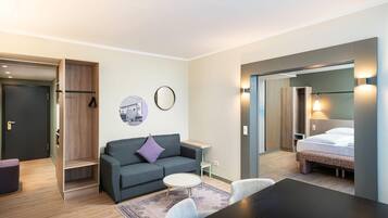 Suite, 1 Doppelbett | Allergikerbettwaren, Zimmersafe, Schreibtisch