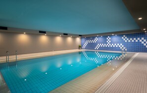 Piscine pour longueurs et exercice