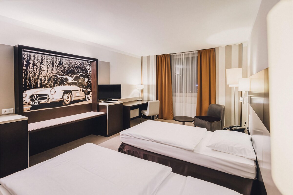 Economy Twin Room, 1 Twin Bed | Hypo-allergenic bedding available, in-room safe, desk, laptop workspace