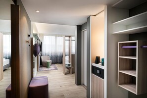 Chambre Supérieure, 1 grand lit | Literie hypoallergénique, coffres-forts dans les chambres, bureau