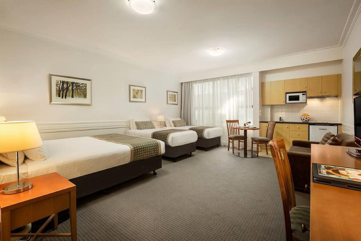 Family Suite | Minibar, desk, iron/ironing board, cots/infant beds