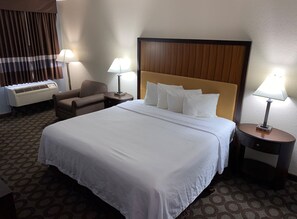 標準客房, 1 張特大雙人床, 非吸煙房 | 書桌、熨斗/熨衣板、免費無線上網、床單